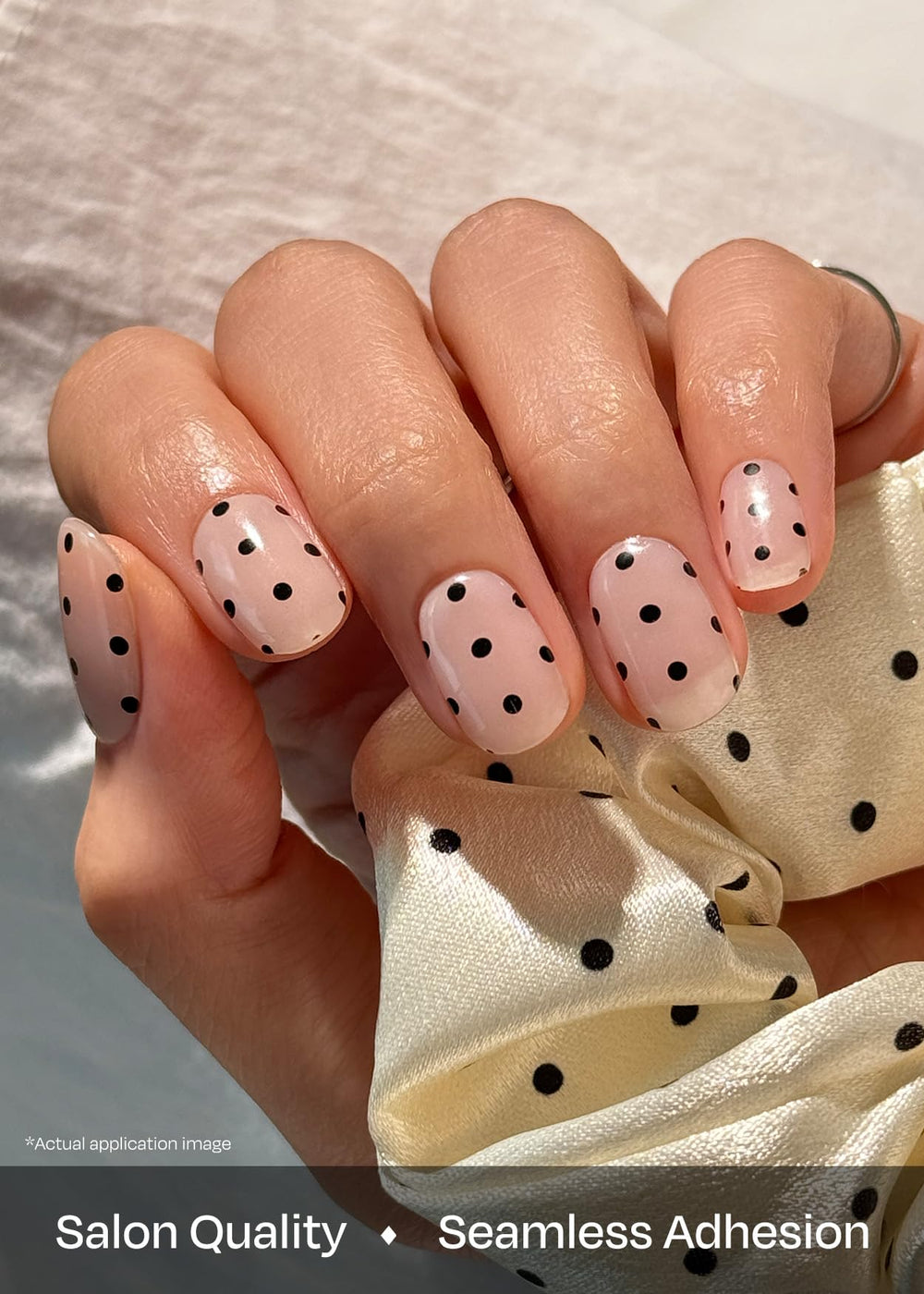 ohora polka noir curing under UV/LED lamp for long-lasting wear