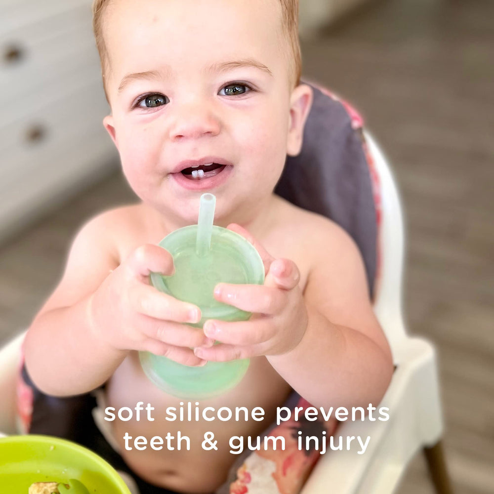Olababy straw lid with brush included for easy cleaning after use