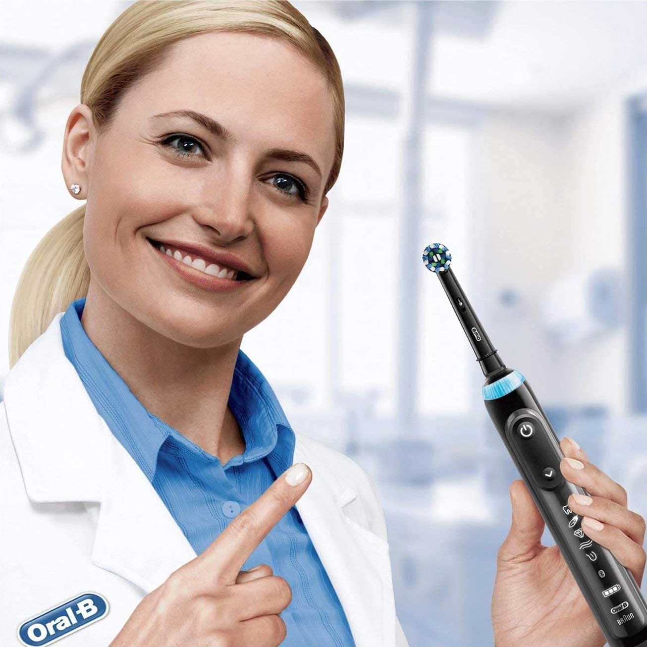 Oral-B CrossAction head black travel-friendly design for on-the-go brushing