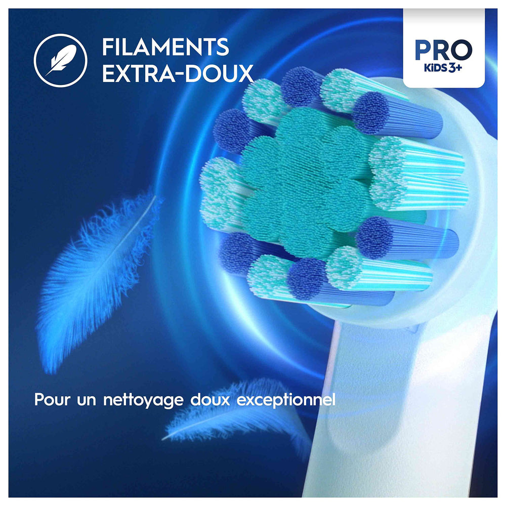 Close-up bristles on Oral-B Pro Kids Spiderman head for extra-soft cleaning.