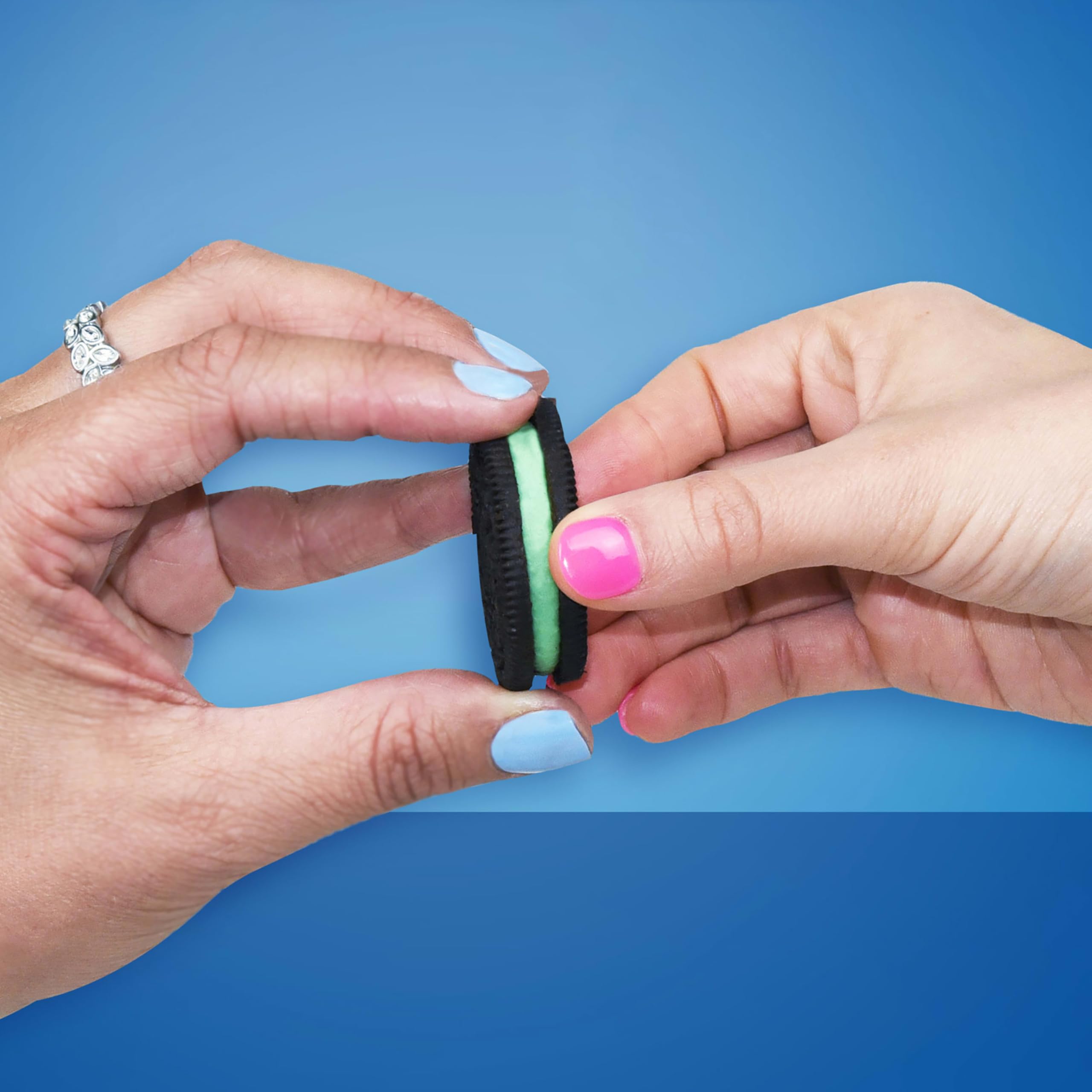 Easy-pull tab on OREO Mint Creme package for convenient snacking