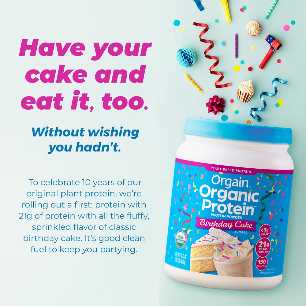 Blender with Orgain Birthday Cake powder and fruit for a nutritious smoothie