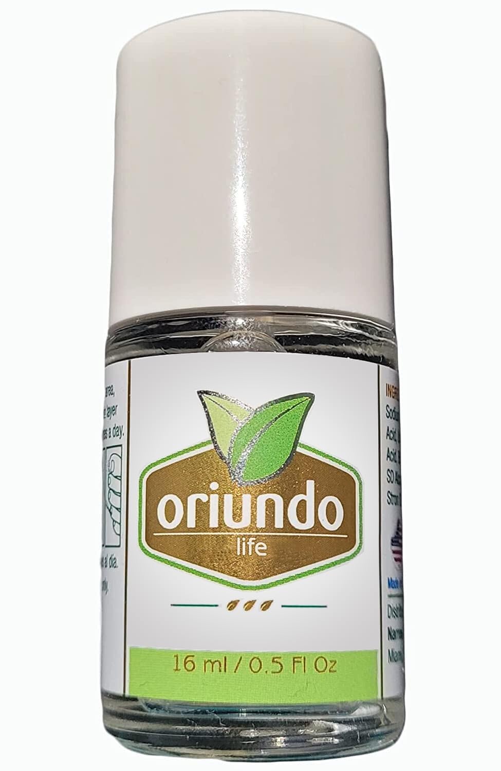 Oriundo Natural Life nail-treatment bottle ready for precise daily application.