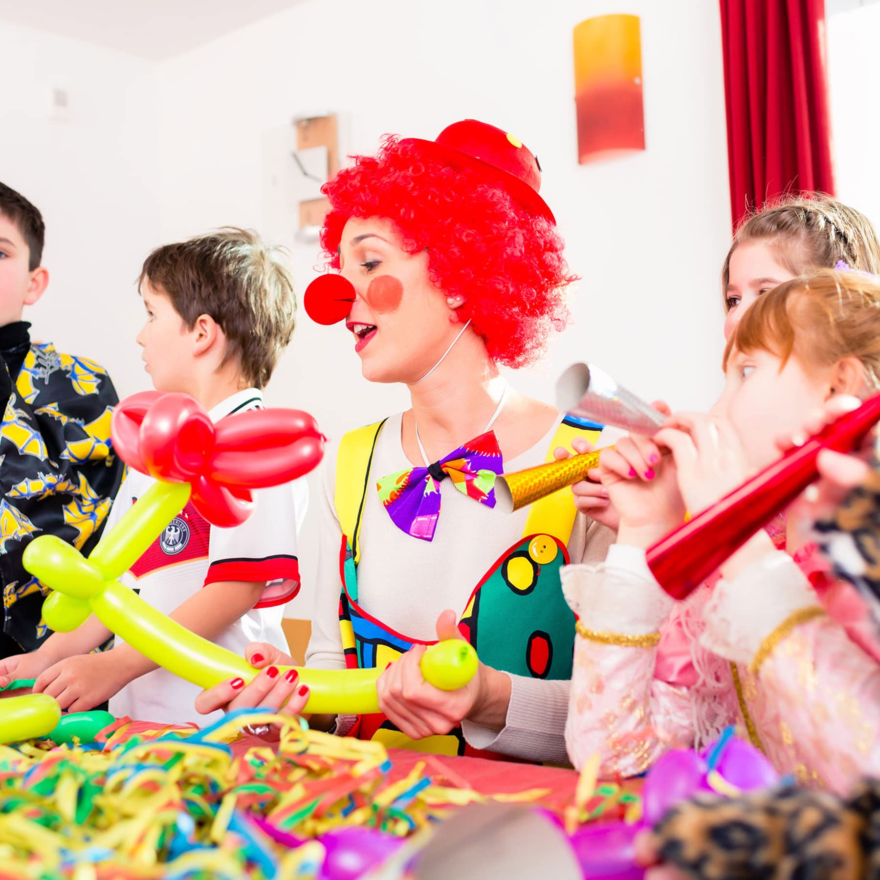 ouyili birthday party setup with versatile balloons for focal points