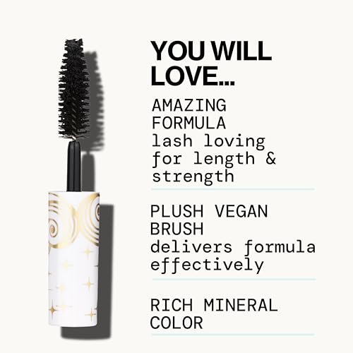 Pacifica Stellar Gaze mini brush close-up highlights the fluffy wand for even coats.