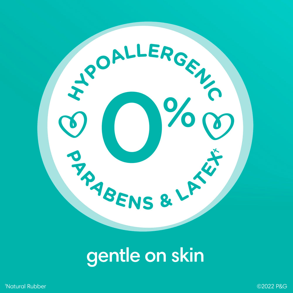Complete head-to-toe clean with Pampers Baby-Clean Wipes.