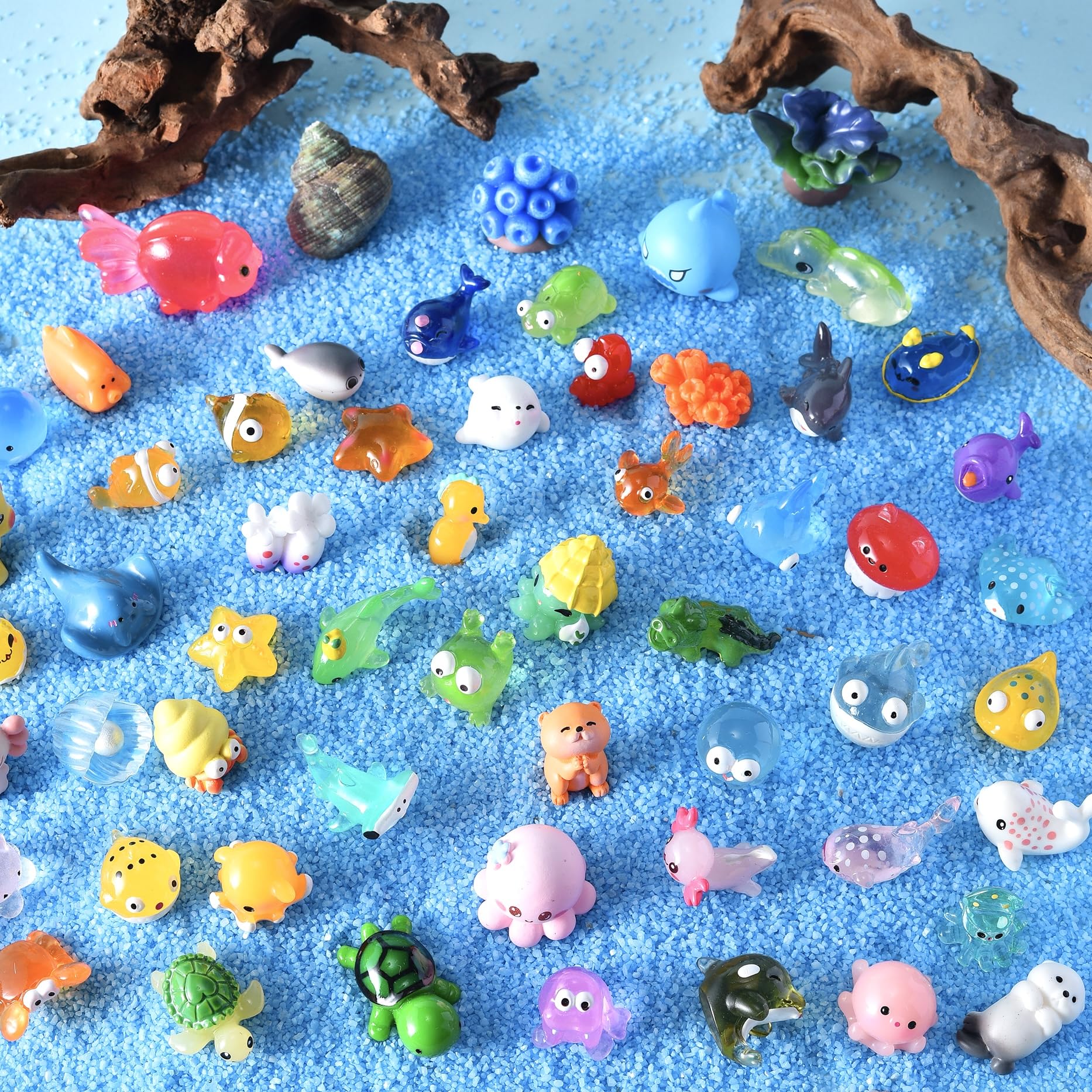 PAPPYN-A mini ocean whale figure, vivid color, ideal for fish tanks and fairy gardens.