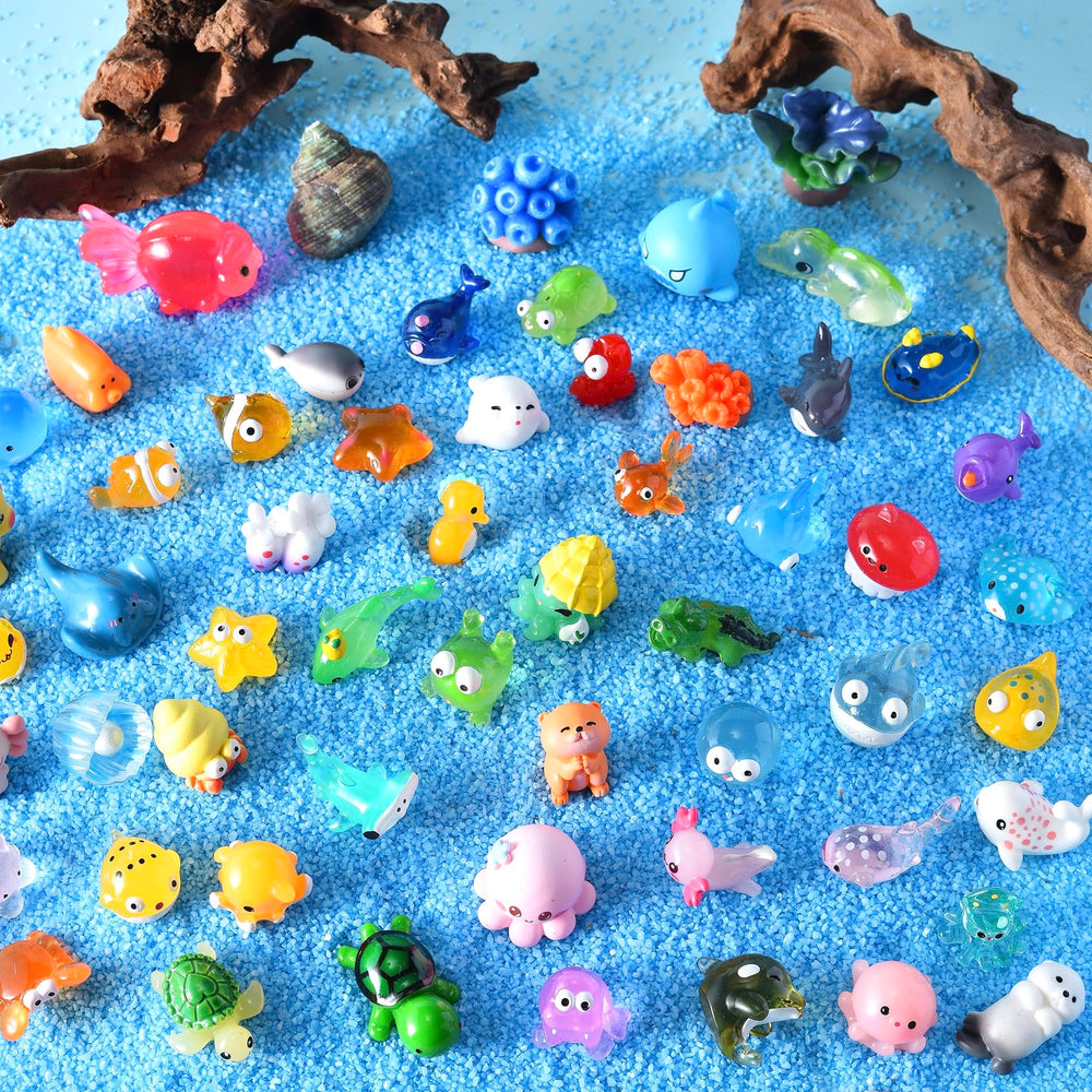 PAPPYN-A mini ocean whale figure, vivid color, ideal for fish tanks and fairy gardens.