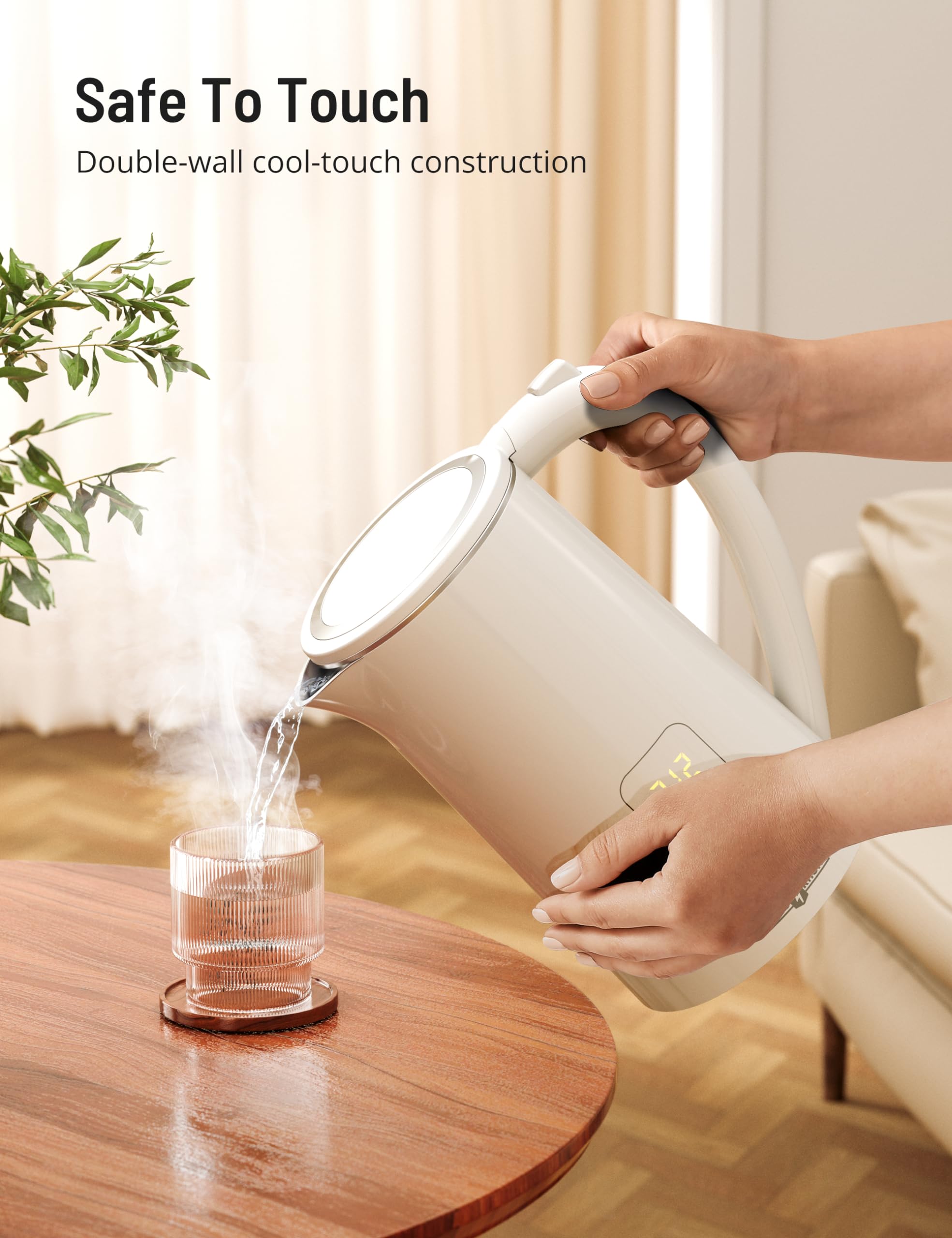 Paris Rhône Electric Kettle seamless inner shell promotes easy cleaning and durability.