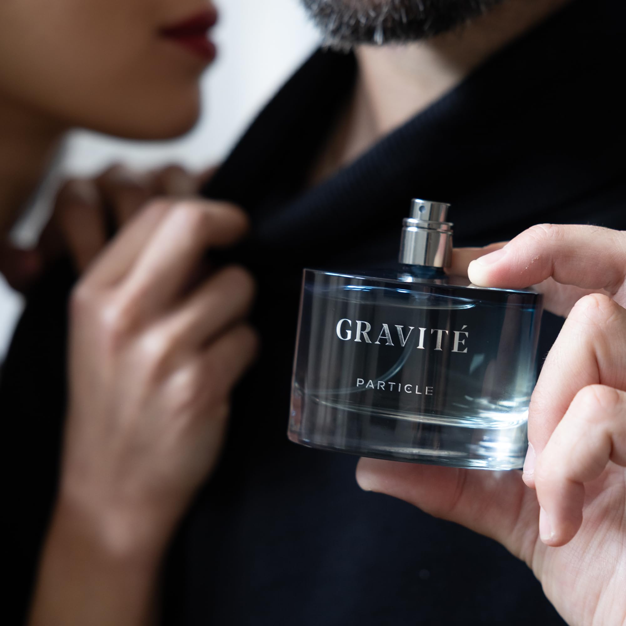 Particle Gravité packaging showcases sleek design for modern grooming.