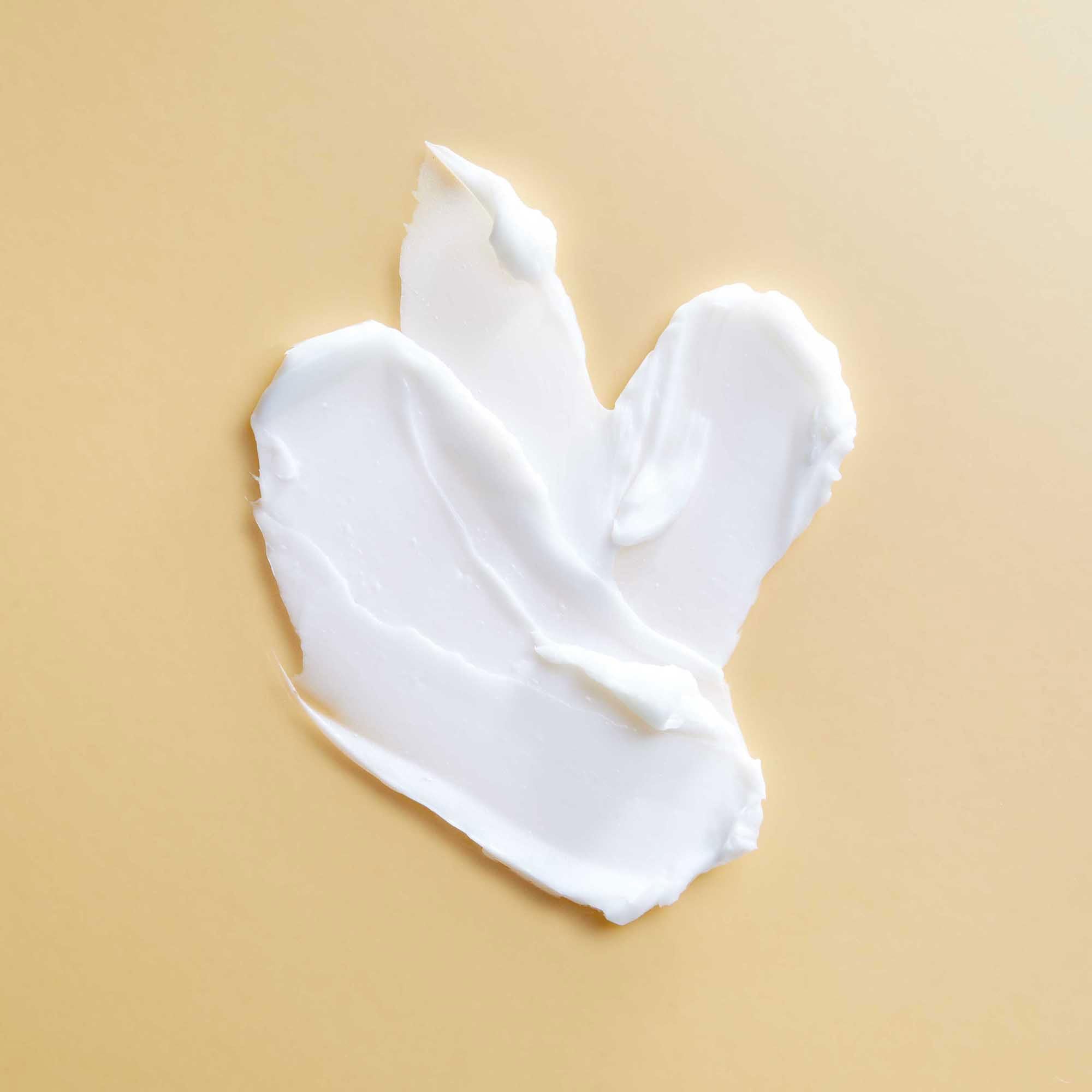 PATTERN Beauty conditioner bottle side; easy dosing for moisturized curl definition