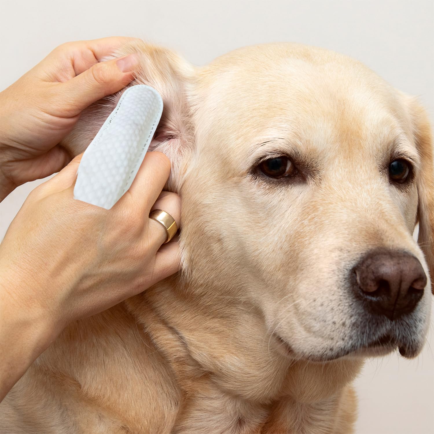 Paw Science wipe texture swatch highlights gentle, fabric-friendly material.