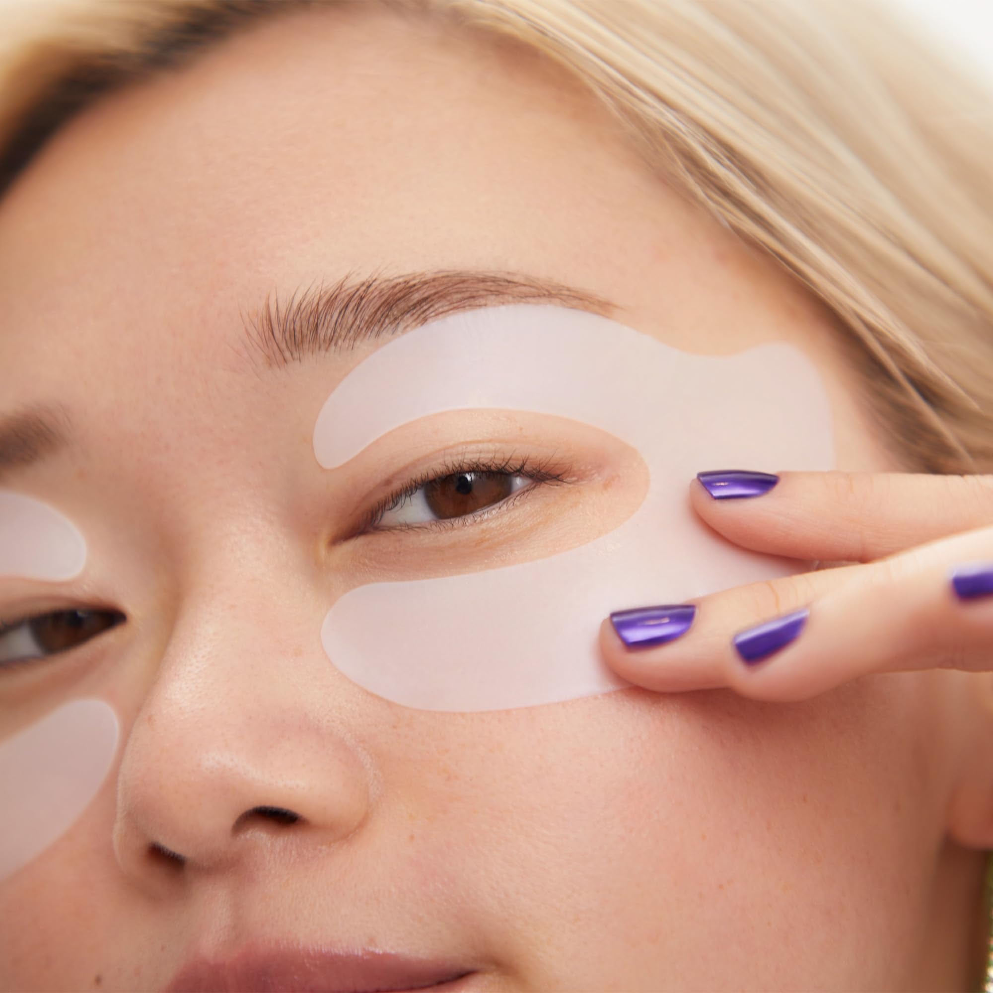 Peace Out biocellulose patches deliver comfortable contact on the eye area.