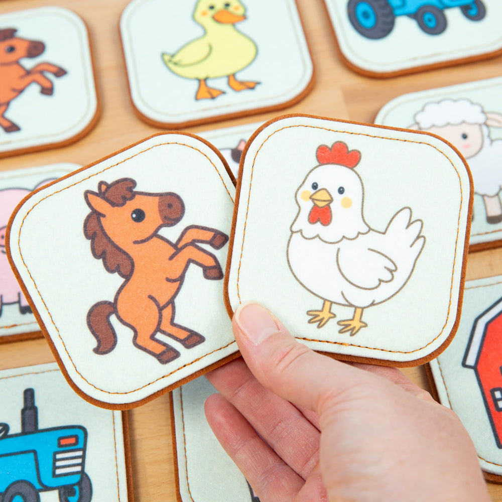 Peapod Play barn card: sturdy design complements pretend play and early vocabulary.