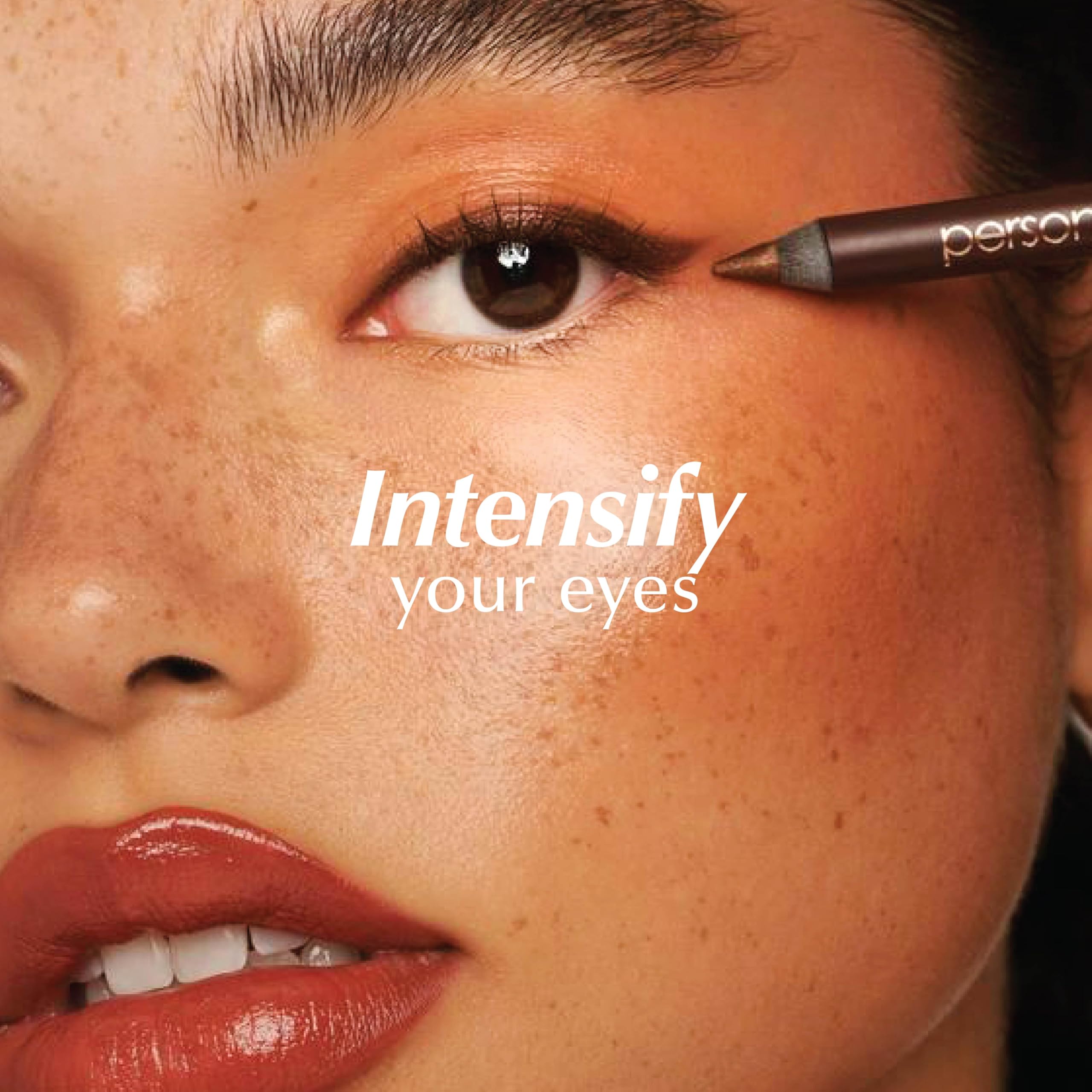 Creamy swatch highlights smooth glide of Persona 24HR Chocolate Eyeliner Pencil.