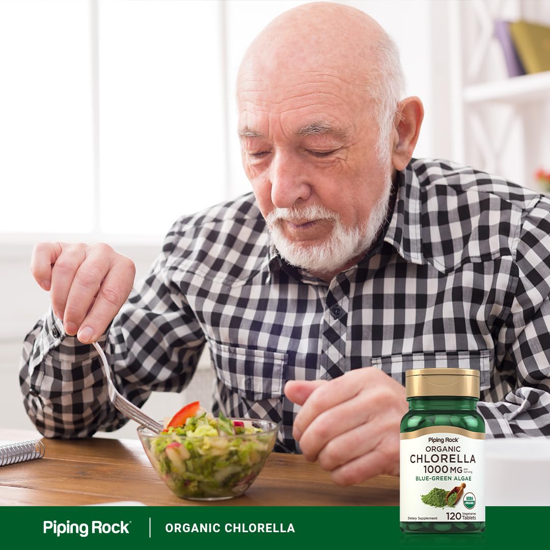 Piping Rock Chlorella smoothie usage setup shows easy integration.