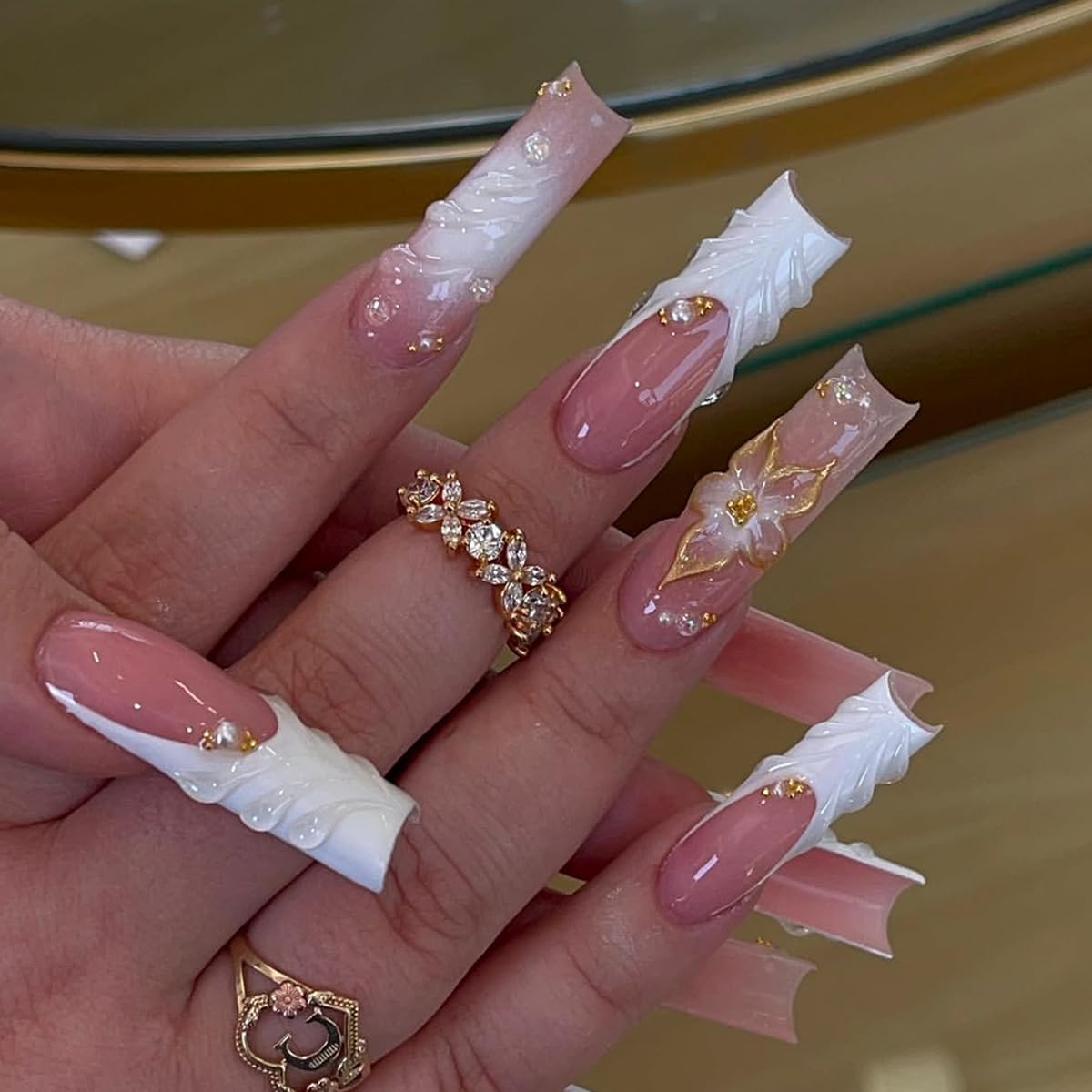 plalely nail kit contents show 24 nails and tools for at-home manicure