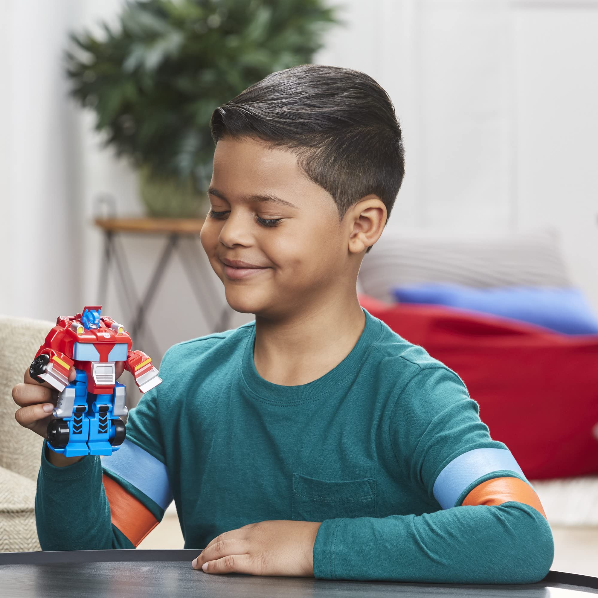 Transformers Rescue Bots Academy collectible toy enhances rescue team play.