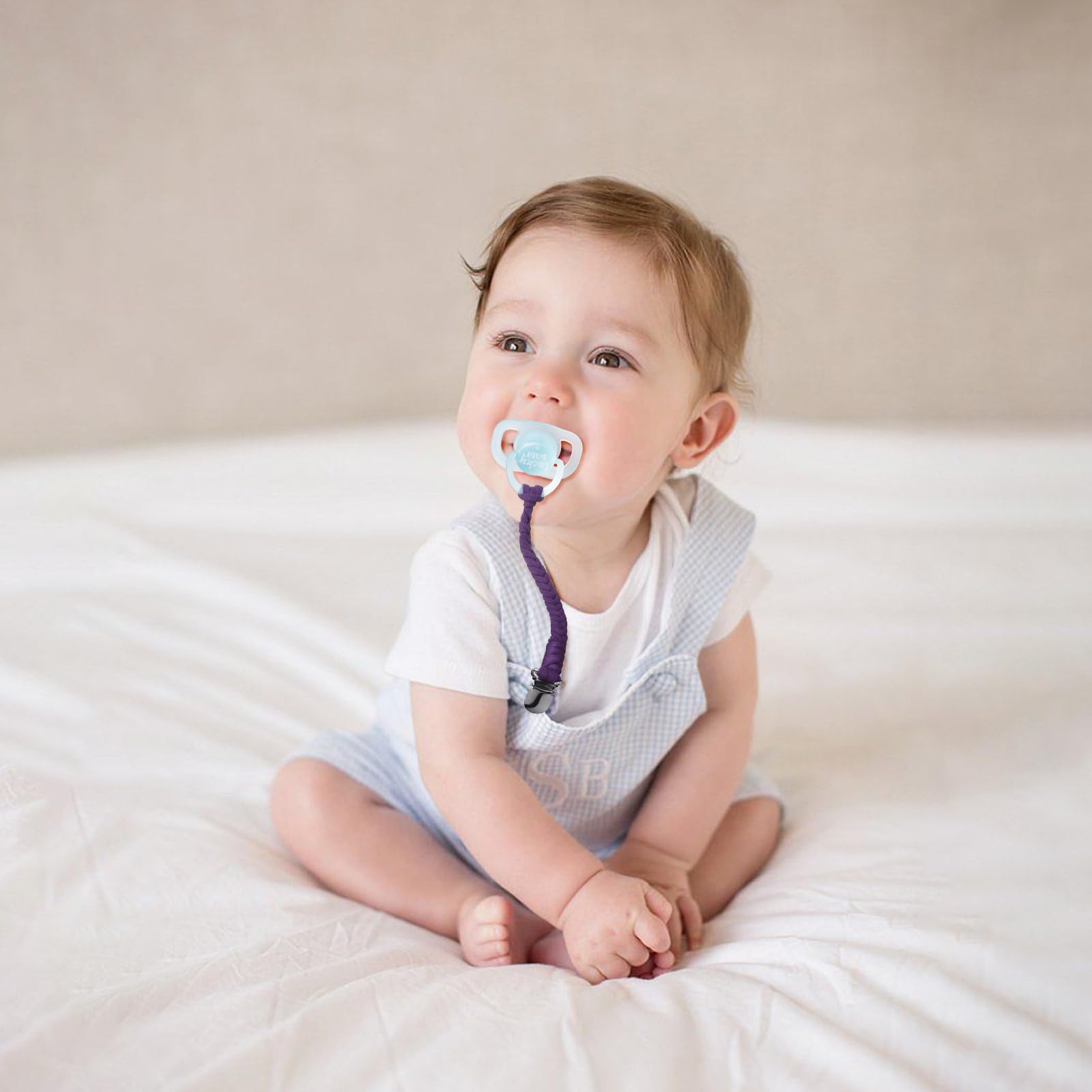 Pokipaw pacifier clip anti-drop design reduces pacifier drops.