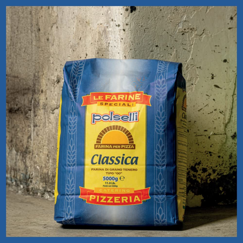 Polselli Classica 00 flour in a traditional Italian kitchen setting.