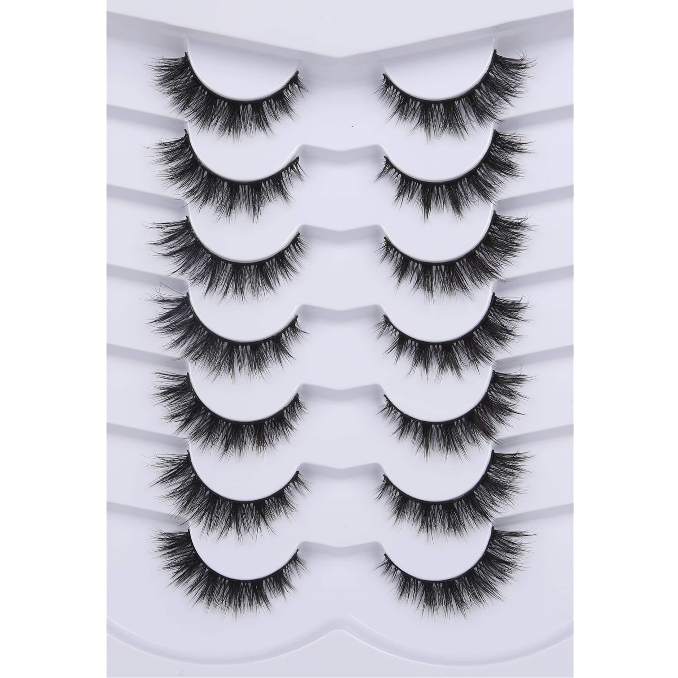 Pooplunch 8D silk lashes close-up with ultra-soft fibers for natural flutter