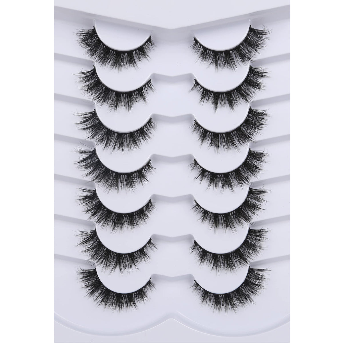 Pooplunch 8D silk lashes close-up with ultra-soft fibers for natural flutter
