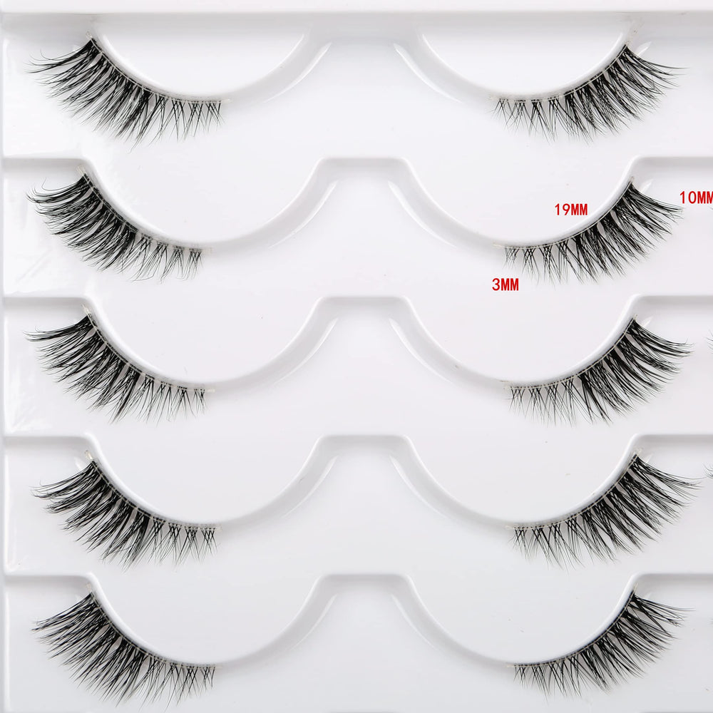 Pooplunch clear band lashes offer an invisible, seamless finish.
