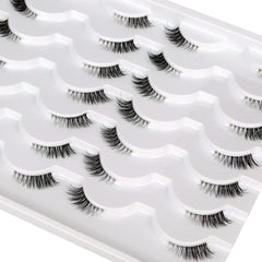Pooplunch wispy lashes feel lightweight and comfortable for daily wear.