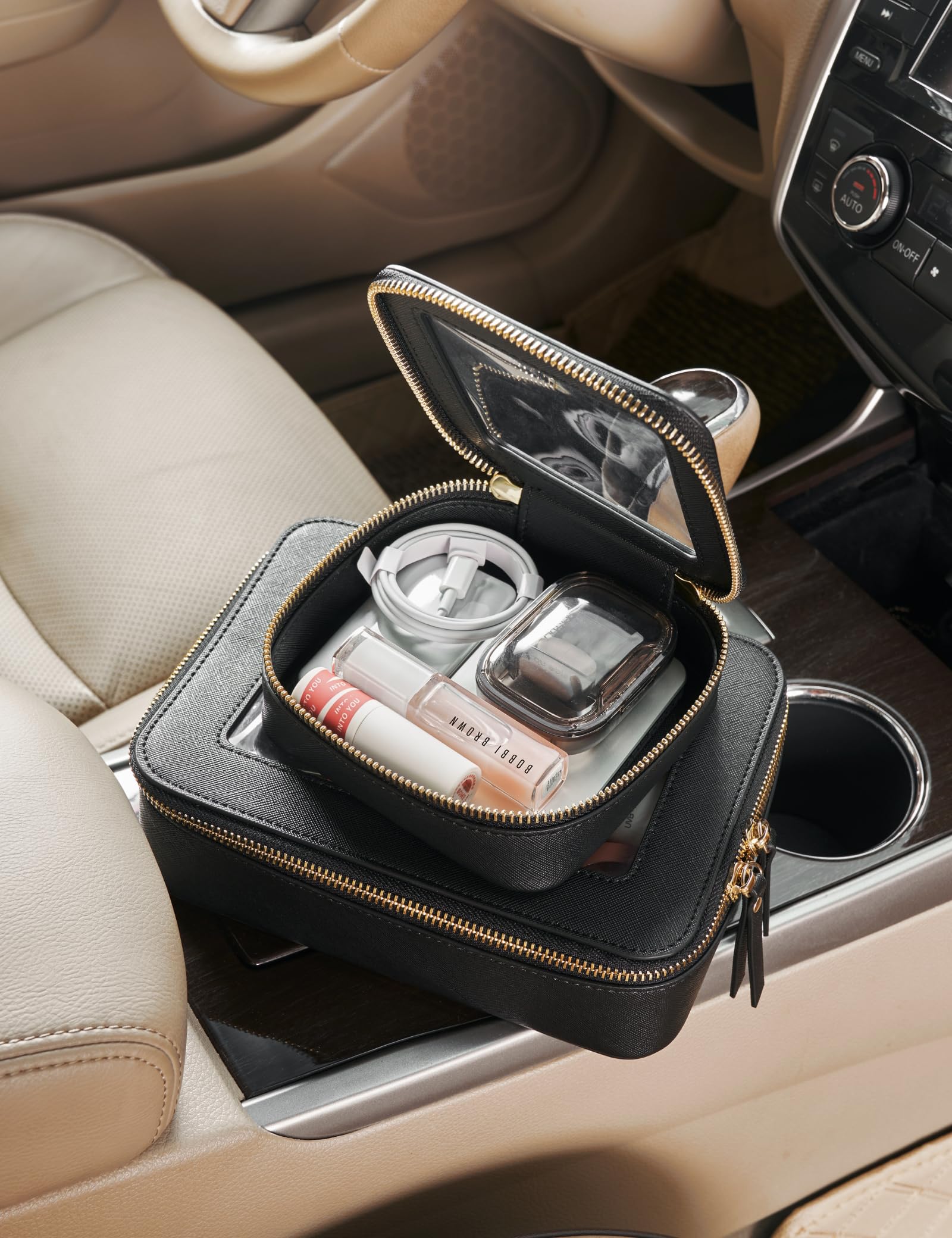 Popvibe light gold hardware adds a luxurious touch to everyday travel.