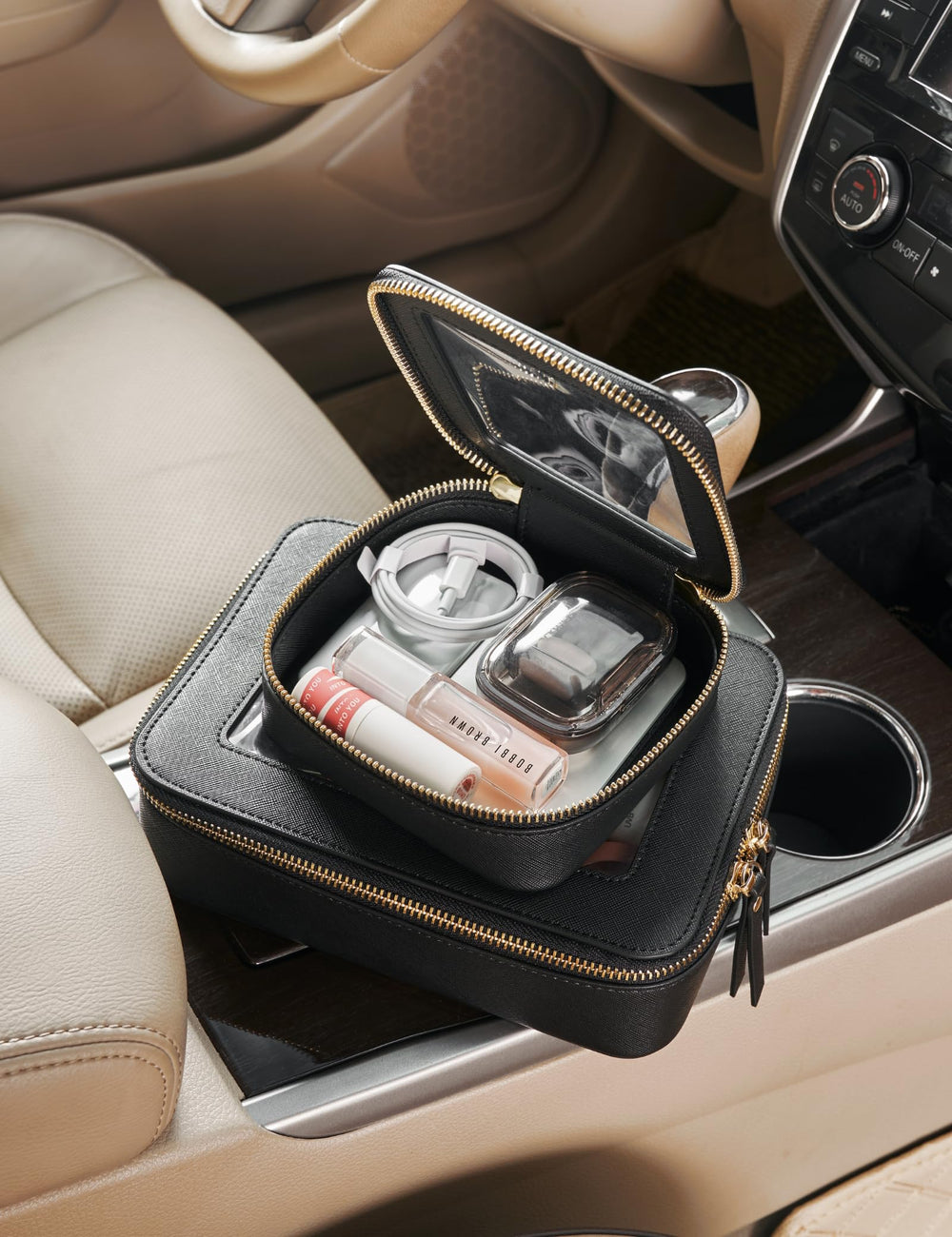 Popvibe light gold hardware adds a luxurious touch to everyday travel.
