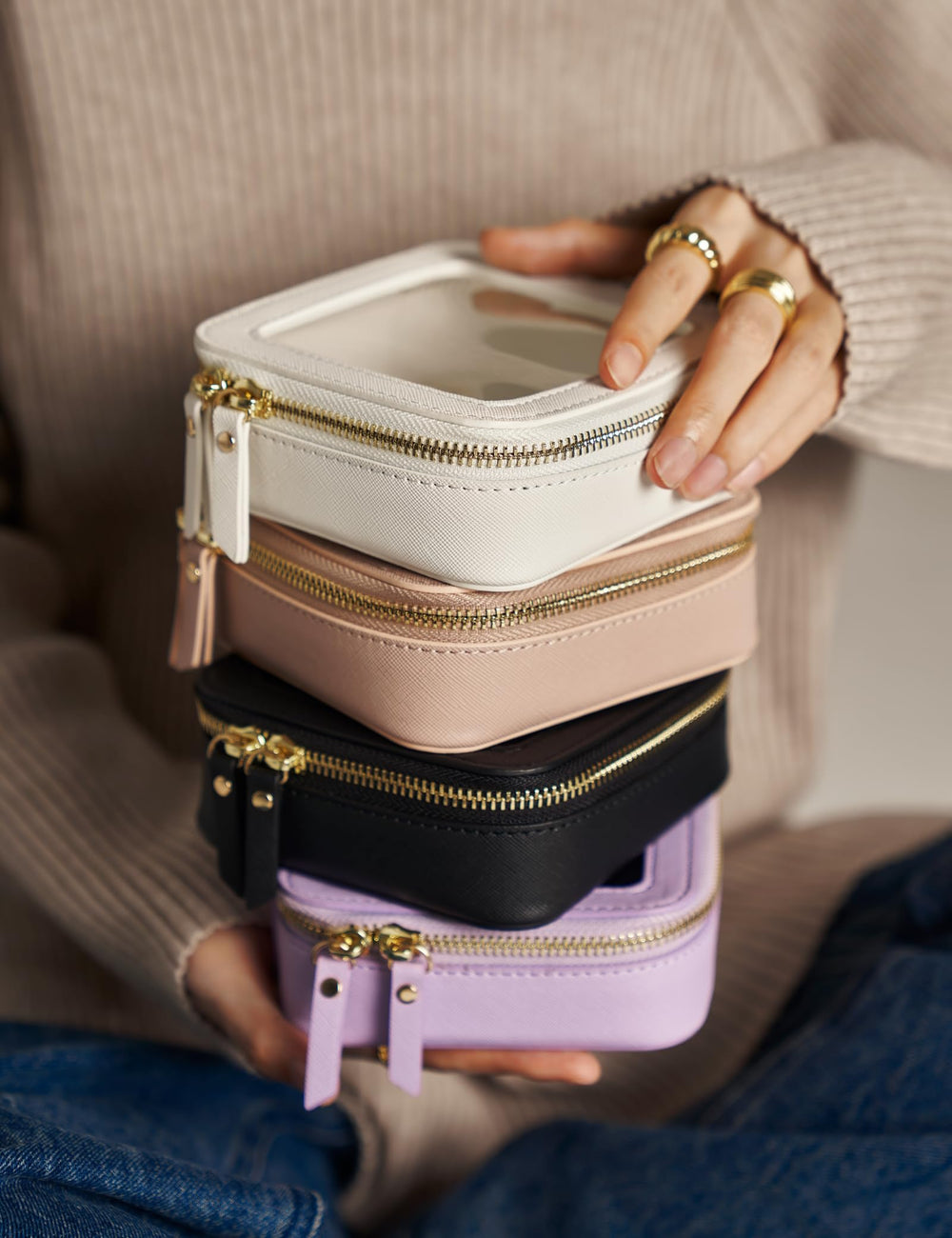 Popvibe water-resistant material protects contents during everyday use.