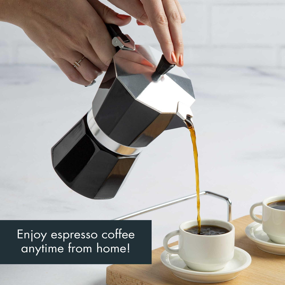 Primula Classic Moka Pot flip top lid with heat resistant knob for safe pouring.