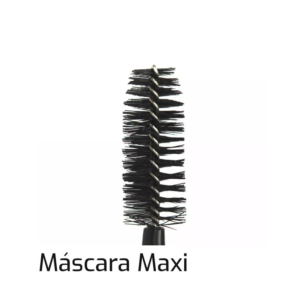 Prosa 4-in-1 Maxi-Volume Mascara wand close-up shows lengthening, volumizing bristles for dramatic definition.