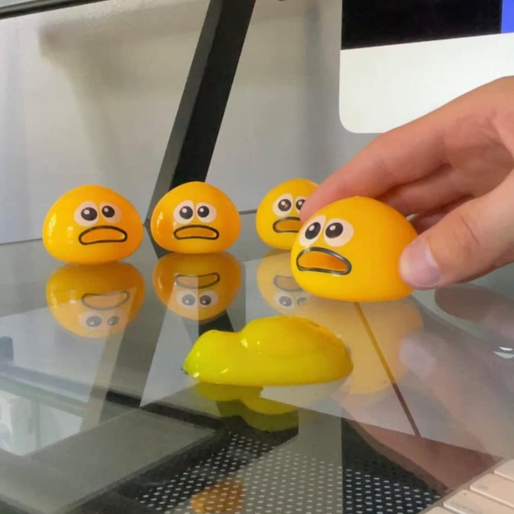 Puking Ball flat-surface-use captures quick demos in small spaces.