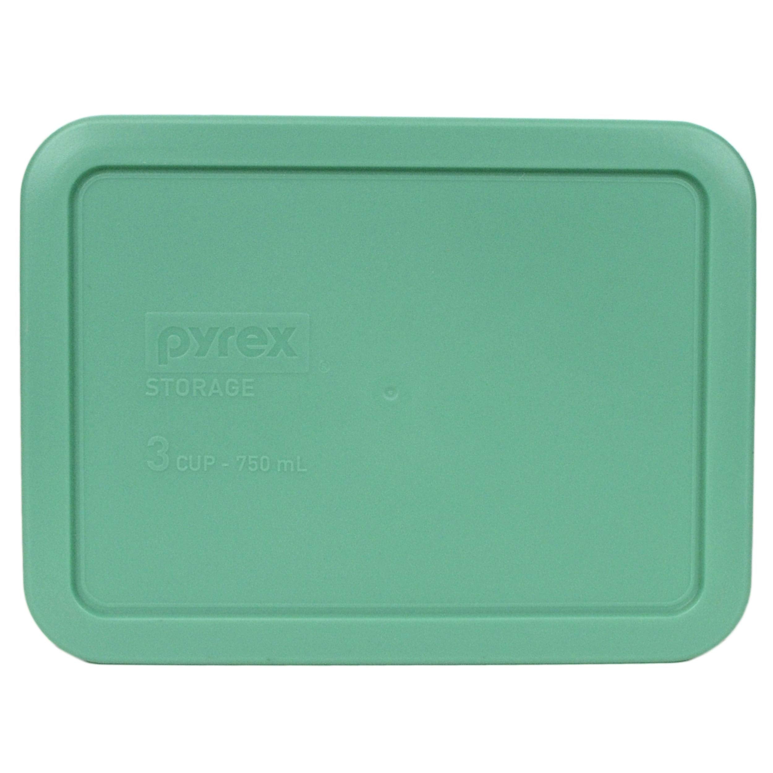 Pyrex 7210-PC lid side close-up shows BPA-free material and warp resistance.