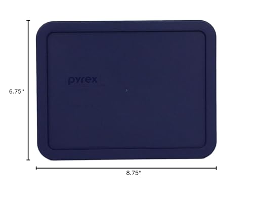 Stacked Pyrex 7211-PC lids demonstrate space-saving storage.
