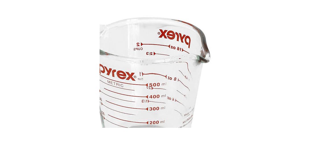 Dishwasher-safe Pyrex Prepware 6001075 measuring cup, ready for busy kitchens