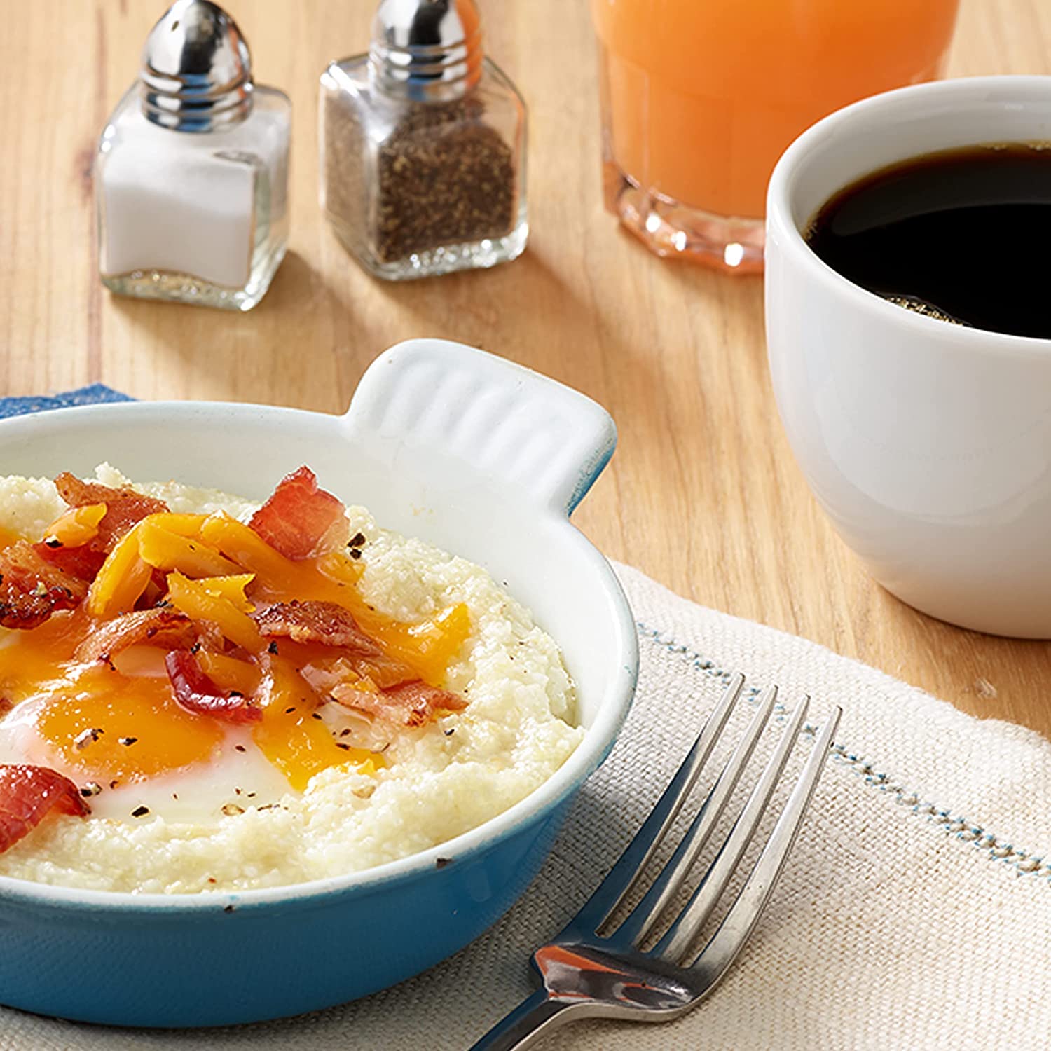 Quaker Instant Grits packets arranged for convenient, quick meals