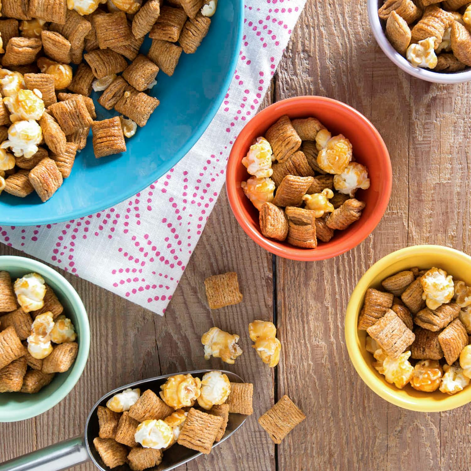 Close-up of crisp oats and brown sugar texture in Quaker Oatmeal Squares.