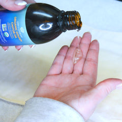 QUEEN OF THE THRONES Castor Oil ready to remove eye makeup gently and nourish skin