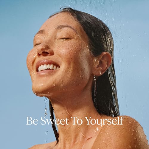 Raw Sugar clarifying-build-up-removal-visual highlights cleansing action.