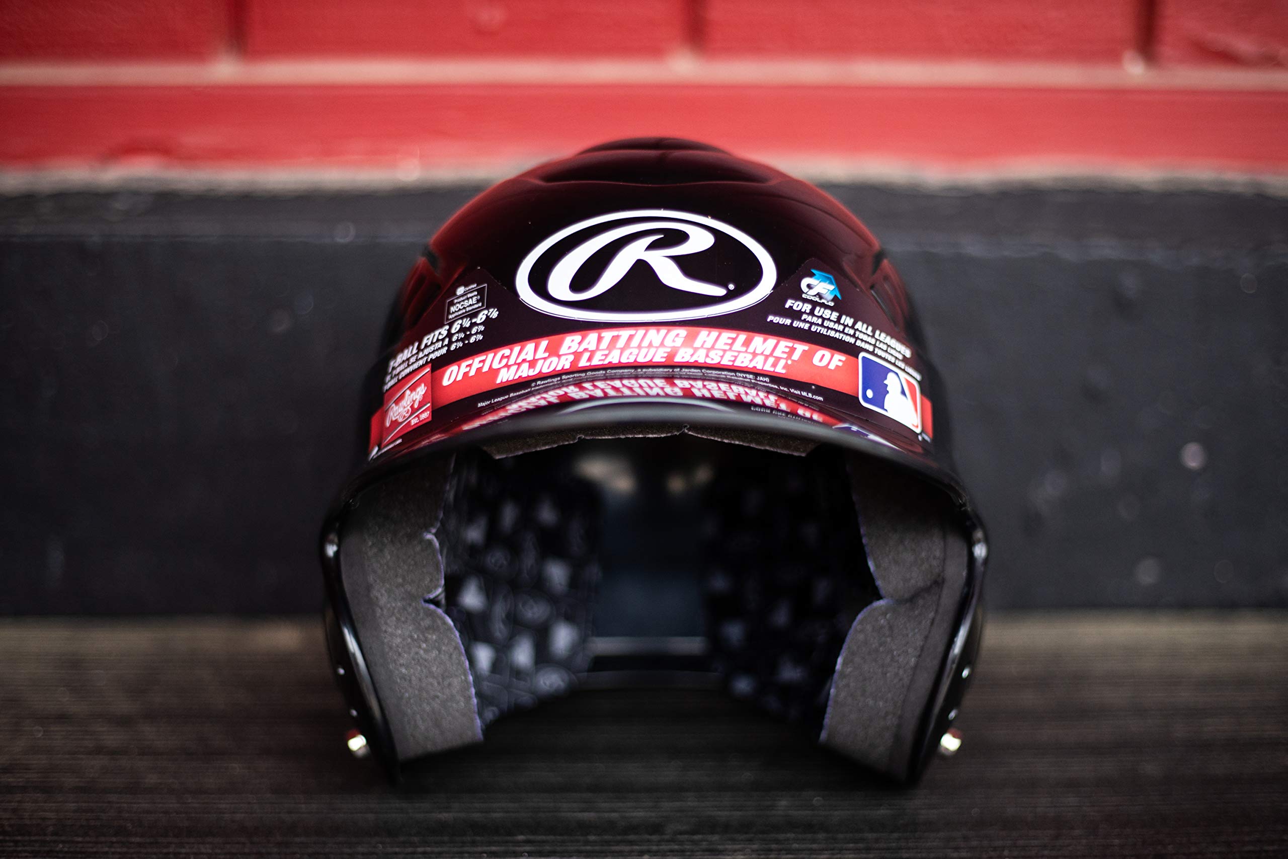 Rawlings COOLFLO padding detail reveals wrapped jawpads for comfort