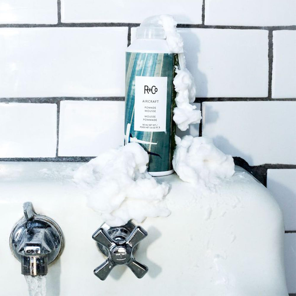 Neem oil and papaya extract support moisture and shine.