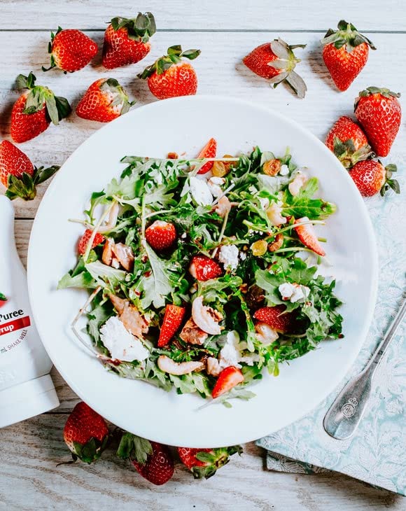 Dessert application with Reàl Strawberry Syrup as a topping