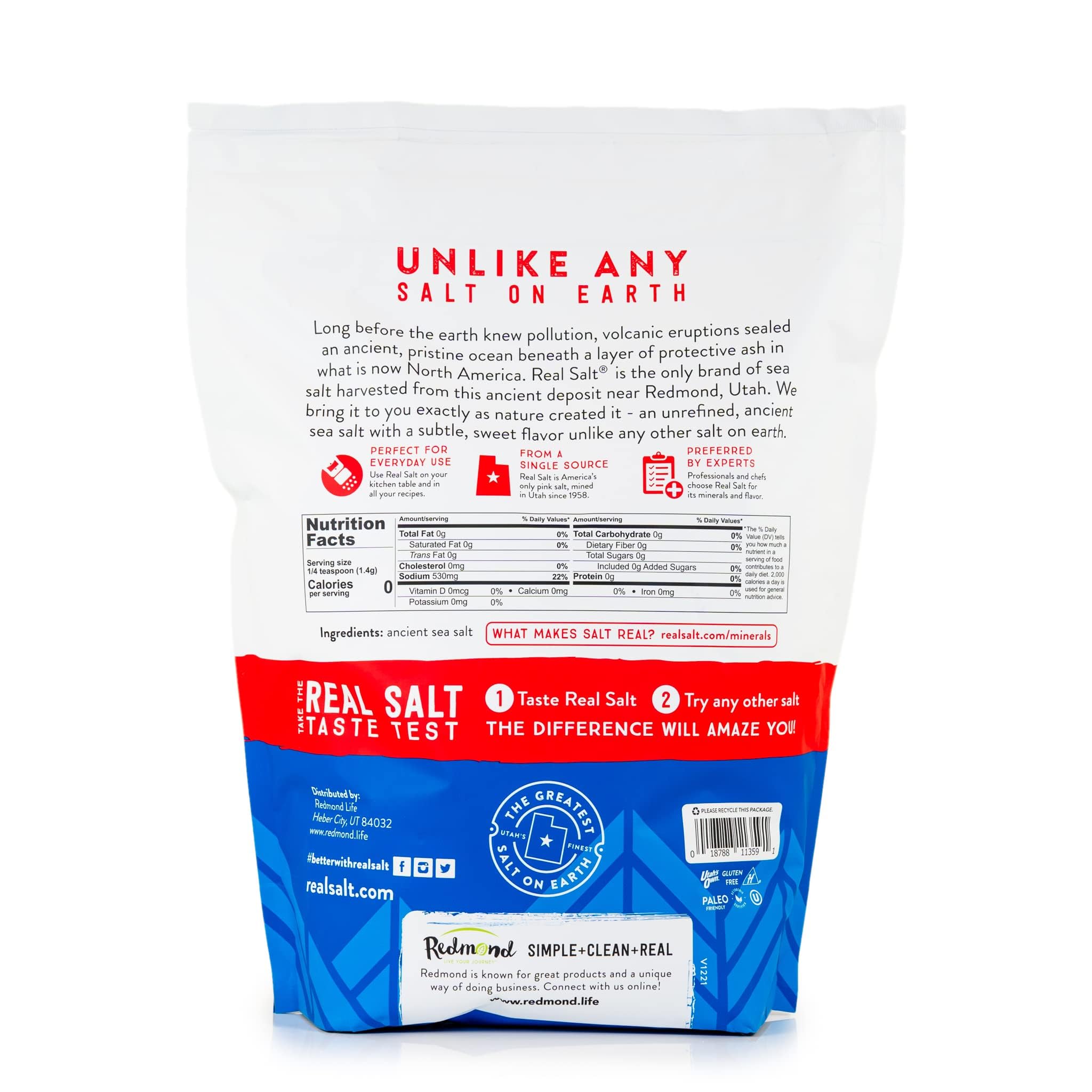 Redmond Real Salt pour demonstrates easy dispensing for precise seasoning.