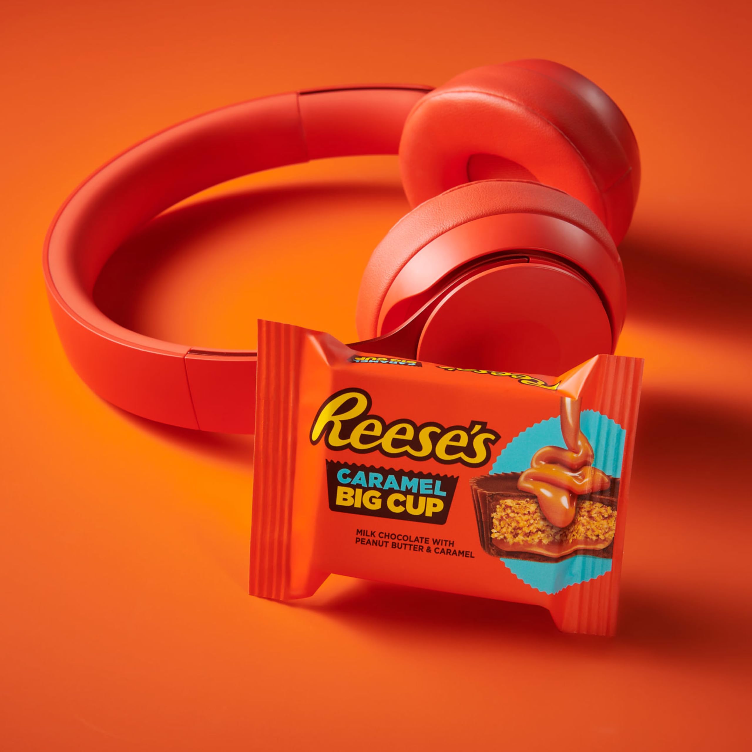 Party table with REESE'S Big Cup cups for easy sharing