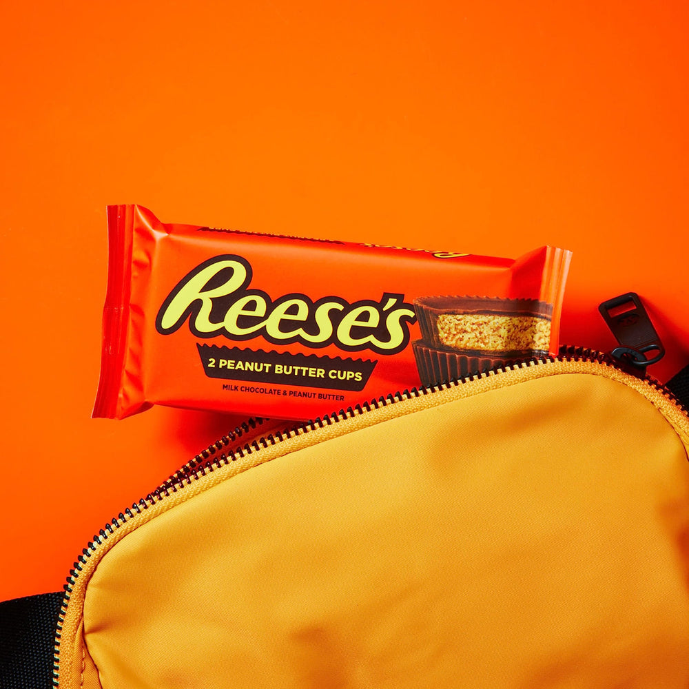 Party table display of REESE'S cups as prizes