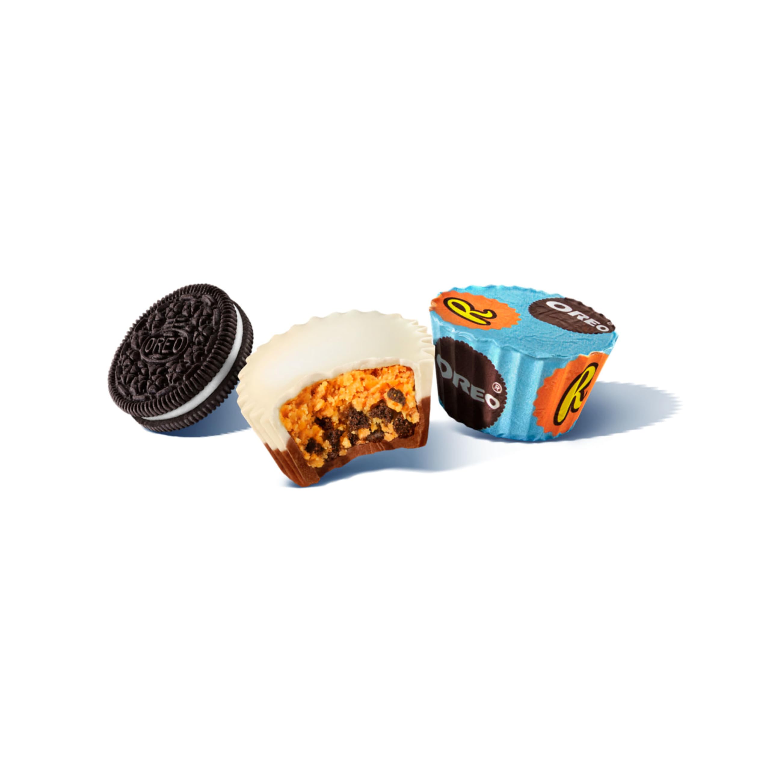 Holiday gift-ready REESE'S OREO Miniatures in a ready-to-share pack.
