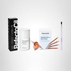 Refectocil mixing dish included for clean color blending during tinting.