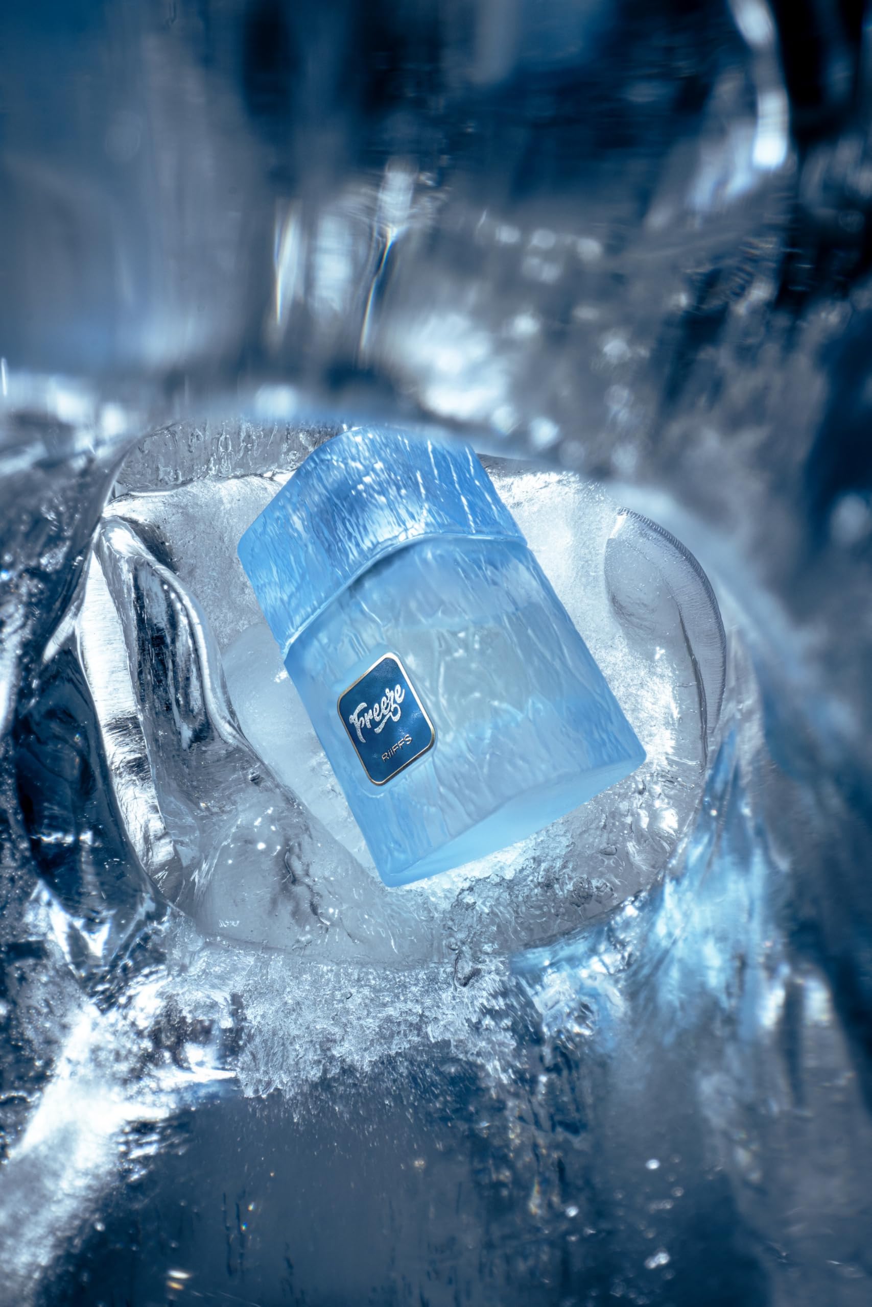 RiiFFS PARFUMS Freeze Extrait bottle back shows premium packaging and lasting scent.